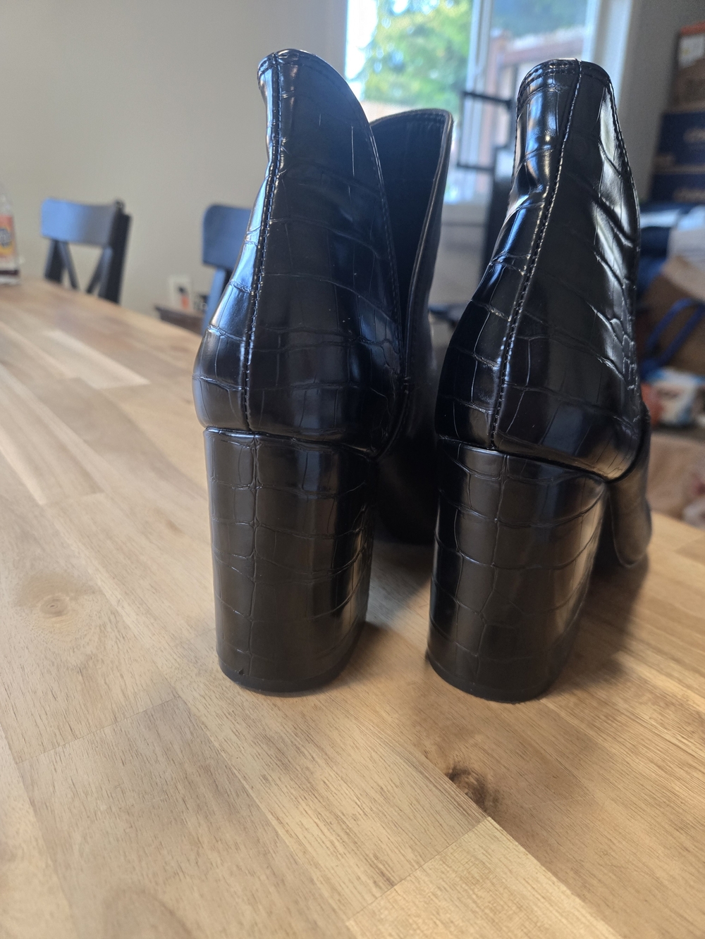 Steve Madden Rookie ankle boots with a croc-embossed heel and V-notch cutout - Picture 5 of 9